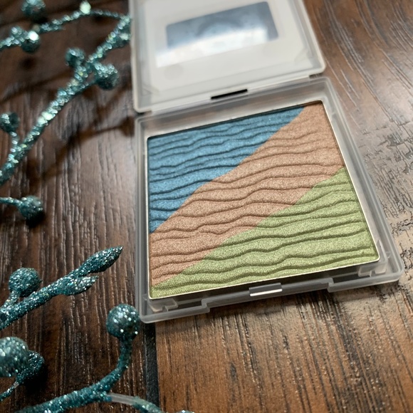 Mary Kay Other - Garden Sky Eyeshadow Palette, Mary Kay blue gold